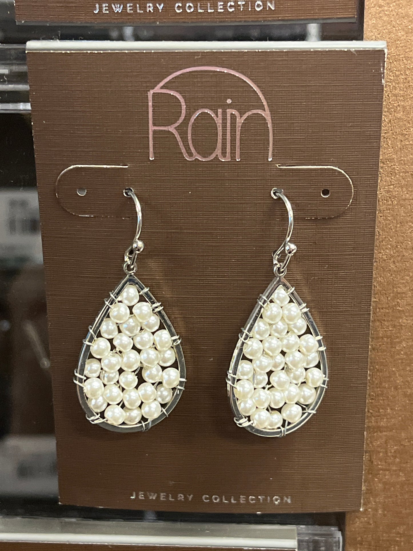 Wh.Faux Pearl Teardrop ER