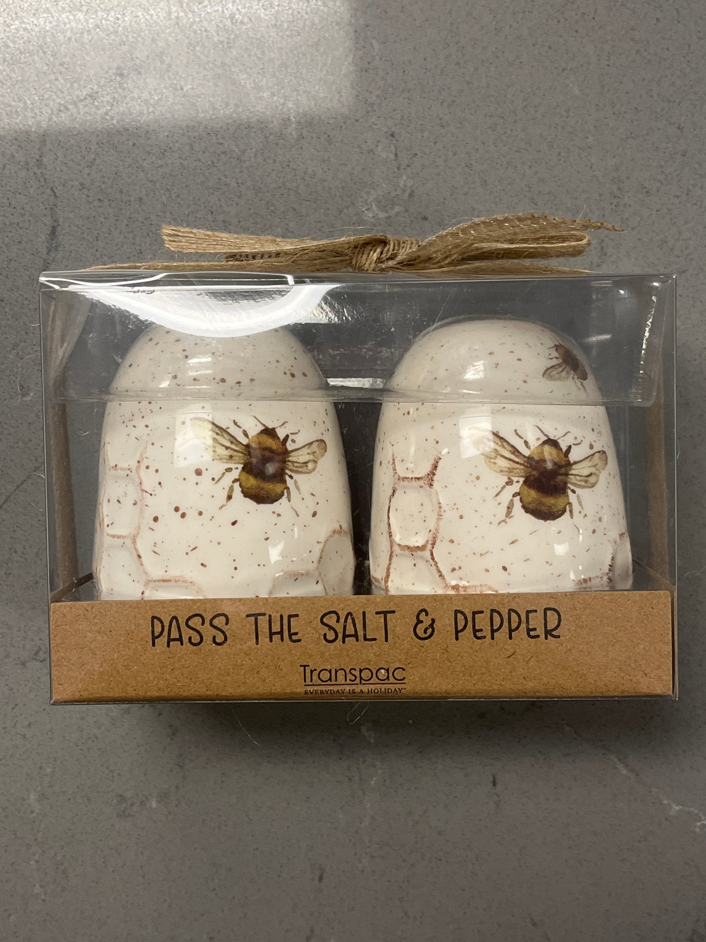 Bee Hive Salt & Pepper Shaker Set