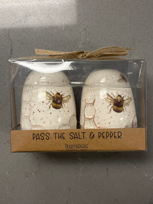 Bee Hive Salt & Pepper Shaker Set