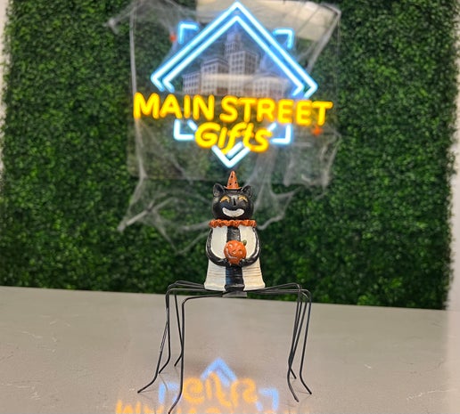 Black Cat w/ metal legs