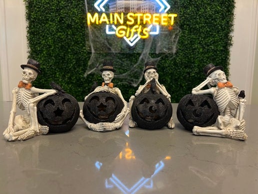 Led Skeleton with Crow